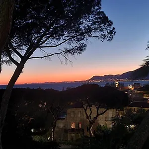 https://the-shell-apartment.hotelitalianriviera.com